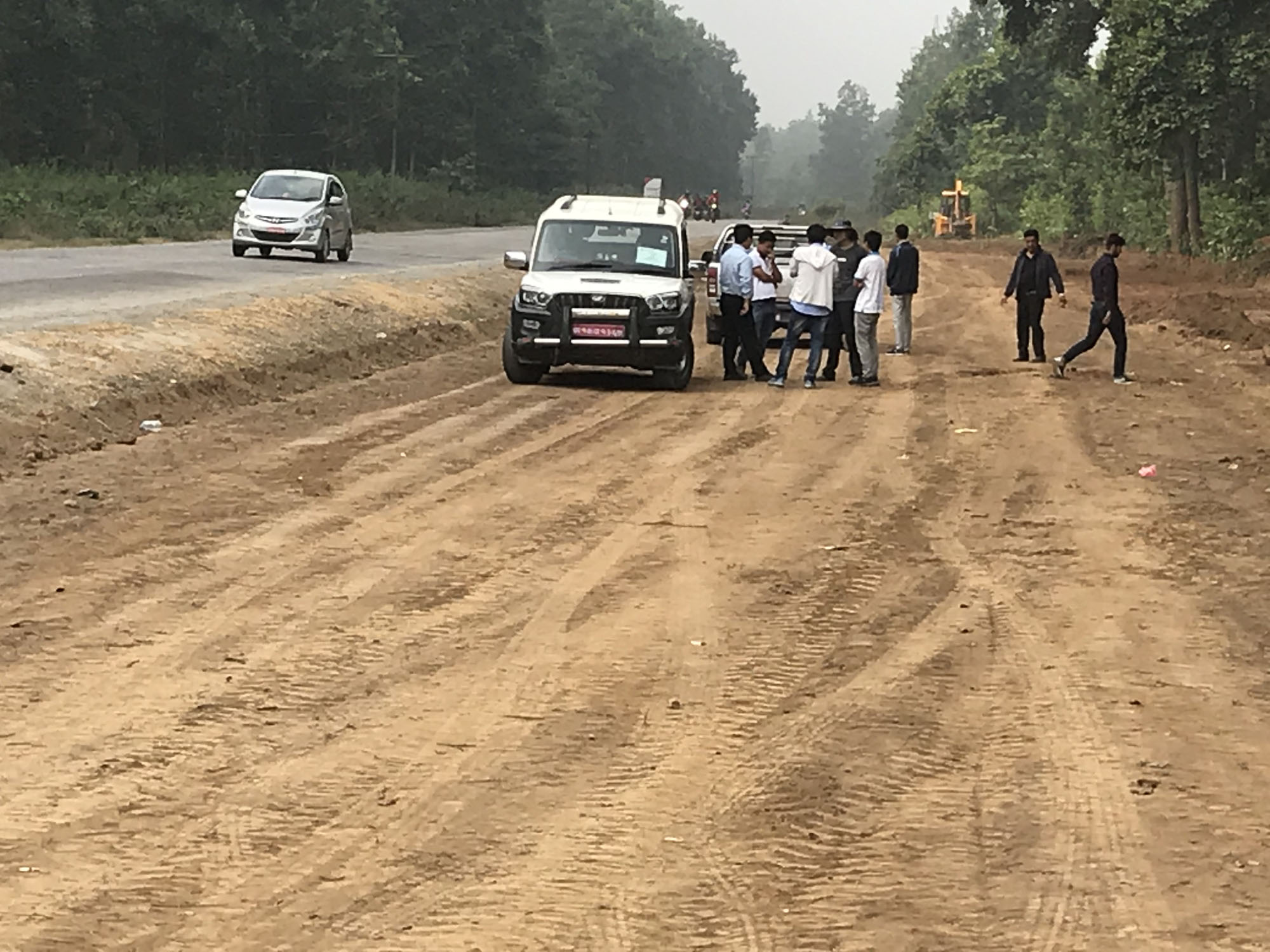 पूर्वपश्चिम राजमार्ग अन्तर्गत नारायणगढ–बुटवल सडक विस्तारका काम पुनः ठप्प