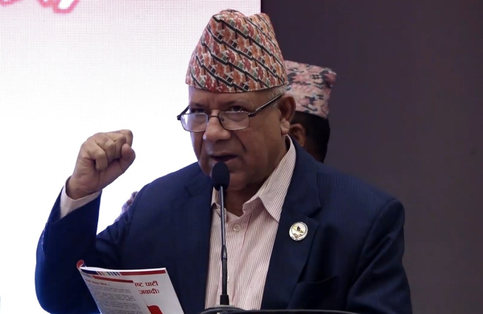 माधवकुमार नेपालद्वारा  राष्ट्रियसभा सदस्यमा विजयीलाई बधाई